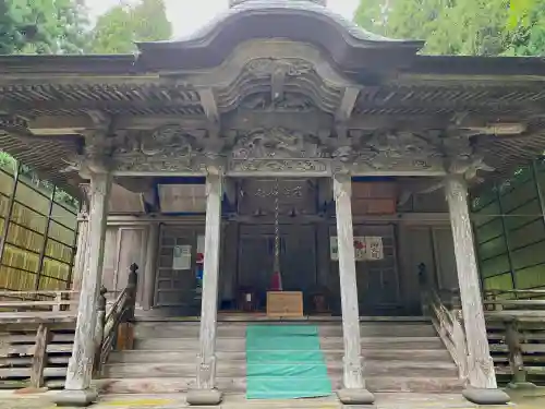 飛澤神社の本殿・本堂