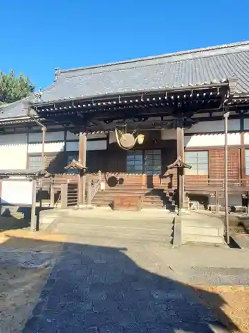 鶏足寺の本殿・本堂