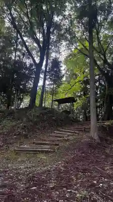 出雲神社の{uncategorized: "未分類", other: "その他", undefined: "問題あり", building: "その他建物", grave: "お墓", sacred_gate: "鳥居", guardian: "狛犬", statue: "像", buddha: "仏像", history: "歴史", nature: "自然", garden: "庭園", animal: "動物", pagoda: "塔", temizu: "手水舎", mountain_gate: "山門・神門", sanctuary: "本殿・本堂", subordinate: "末社・摂社", art: "芸術", scenery: "景色", jizo: "地蔵", ema: "絵馬", goshuin: "御朱印", omikuji: "おみくじ", items: "授与品その他", amulet: "お守り", goshuincho: "御朱印帳", eats: "食事", festival: "お祭り", votive_dance: "神楽", shichigosan: "七五三参", wedding: "結婚式", experience: "体験その他", initially: "初詣", around: "周辺", anti_infection: "感染症対策"}