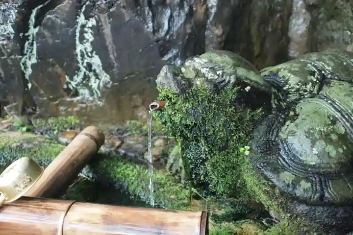 氣比神宮の手水舎