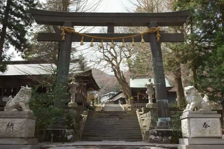 諏訪大社上社前宮(長野県)