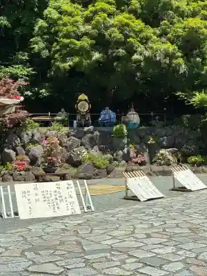 鎌倉宮の{uncategorized: "未分類", other: "その他", undefined: "問題あり", building: "その他建物", grave: "お墓", sacred_gate: "鳥居", guardian: "狛犬", statue: "像", buddha: "仏像", history: "歴史", nature: "自然", garden: "庭園", animal: "動物", pagoda: "塔", temizu: "手水舎", mountain_gate: "山門・神門", sanctuary: "本殿・本堂", subordinate: "末社・摂社", art: "芸術", scenery: "景色", jizo: "地蔵", ema: "絵馬", goshuin: "御朱印", omikuji: "おみくじ", items: "授与品その他", amulet: "お守り", goshuincho: "御朱印帳", eats: "食事", festival: "お祭り", votive_dance: "神楽", shichigosan: "七五三参", wedding: "結婚式", experience: "体験その他", initially: "初詣", around: "周辺", anti_infection: "感染症対策"}