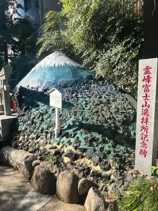京濱伏見稲荷神社の{uncategorized: "未分類", other: "その他", undefined: "問題あり", building: "その他建物", grave: "お墓", sacred_gate: "鳥居", guardian: "狛犬", statue: "像", buddha: "仏像", history: "歴史", nature: "自然", garden: "庭園", animal: "動物", pagoda: "塔", temizu: "手水舎", mountain_gate: "山門・神門", sanctuary: "本殿・本堂", subordinate: "末社・摂社", art: "芸術", scenery: "景色", jizo: "地蔵", ema: "絵馬", goshuin: "御朱印", omikuji: "おみくじ", items: "授与品その他", amulet: "お守り", goshuincho: "御朱印帳", eats: "食事", festival: "お祭り", votive_dance: "神楽", shichigosan: "七五三参", wedding: "結婚式", experience: "体験その他", initially: "初詣", around: "周辺", anti_infection: "感染症対策"}