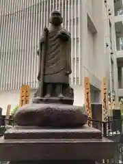 赤坂不動尊威徳寺の像