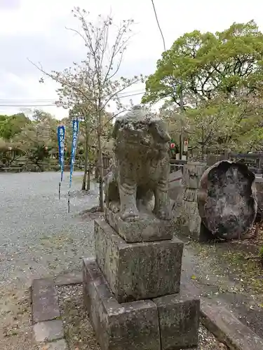 三柱神社の狛犬