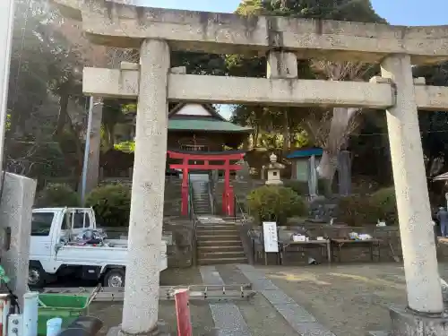 田谷御霊社の{uncategorized: "未分類", other: "その他", undefined: "問題あり", building: "その他建物", grave: "お墓", sacred_gate: "鳥居", guardian: "狛犬", statue: "像", buddha: "仏像", history: "歴史", nature: "自然", garden: "庭園", animal: "動物", pagoda: "塔", temizu: "手水舎", mountain_gate: "山門・神門", sanctuary: "本殿・本堂", subordinate: "末社・摂社", art: "芸術", scenery: "景色", jizo: "地蔵", ema: "絵馬", goshuin: "御朱印", omikuji: "おみくじ", items: "授与品その他", amulet: "お守り", goshuincho: "御朱印帳", eats: "食事", festival: "お祭り", votive_dance: "神楽", shichigosan: "七五三参", wedding: "結婚式", experience: "体験その他", initially: "初詣", around: "周辺", anti_infection: "感染症対策"}