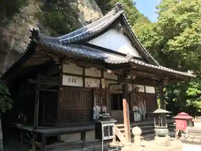 弥谷寺の本殿・本堂