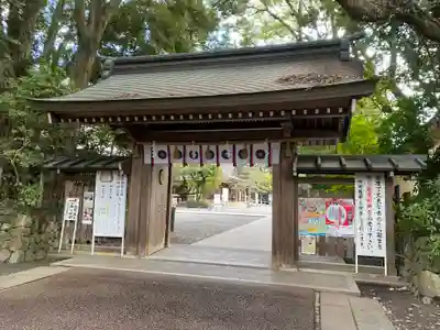 砥鹿神社(里宮)の山門・神門