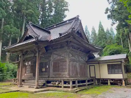 遠賀神社の本殿