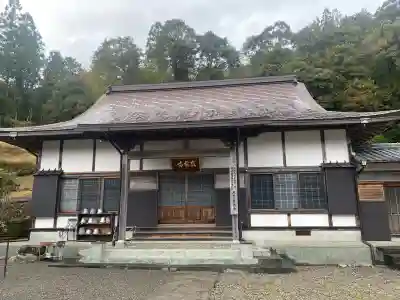 嶺泉寺の{uncategorized: "未分類", other: "その他", undefined: "問題あり", building: "その他建物", grave: "お墓", sacred_gate: "鳥居", guardian: "狛犬", statue: "像", buddha: "仏像", history: "歴史", nature: "自然", garden: "庭園", animal: "動物", pagoda: "塔", temizu: "手水舎", mountain_gate: "山門・神門", sanctuary: "本殿・本堂", subordinate: "末社・摂社", art: "芸術", scenery: "景色", jizo: "地蔵", ema: "絵馬", goshuin: "御朱印", omikuji: "おみくじ", items: "授与品その他", amulet: "お守り", goshuincho: "御朱印帳", eats: "食事", festival: "お祭り", votive_dance: "神楽", shichigosan: "七五三参", wedding: "結婚式", experience: "体験その他", initially: "初詣", around: "周辺", anti_infection: "感染症対策"}