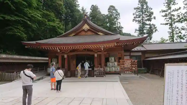 高麗神社の本殿・本堂