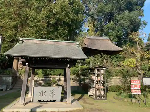 横浜　西方寺の手水舎