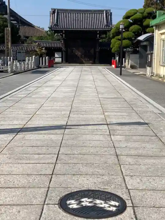 本徳寺の山門・神門