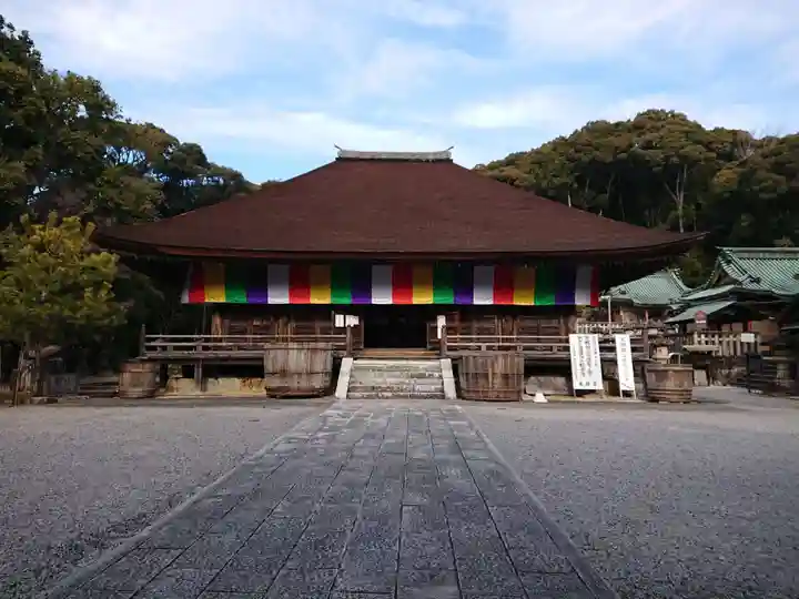瀧山寺の本殿・本堂