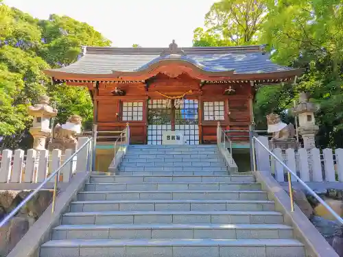 白山神社（市場）の本殿・本堂