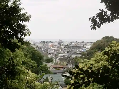 浄光明寺の{uncategorized: "未分類", other: "その他", undefined: "問題あり", building: "その他建物", grave: "お墓", sacred_gate: "鳥居", guardian: "狛犬", statue: "像", buddha: "仏像", history: "歴史", nature: "自然", garden: "庭園", animal: "動物", pagoda: "塔", temizu: "手水舎", mountain_gate: "山門・神門", sanctuary: "本殿・本堂", subordinate: "末社・摂社", art: "芸術", scenery: "景色", jizo: "地蔵", ema: "絵馬", goshuin: "御朱印", omikuji: "おみくじ", items: "授与品その他", amulet: "お守り", goshuincho: "御朱印帳", eats: "食事", festival: "お祭り", votive_dance: "神楽", shichigosan: "七五三参", wedding: "結婚式", experience: "体験その他", initially: "初詣", around: "周辺", anti_infection: "感染症対策"}