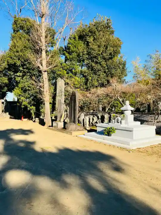 滑河山龍正院の{uncategorized: "未分類", other: "その他", undefined: "問題あり", building: "その他建物", grave: "お墓", sacred_gate: "鳥居", guardian: "狛犬", statue: "像", buddha: "仏像", history: "歴史", nature: "自然", garden: "庭園", animal: "動物", pagoda: "塔", temizu: "手水舎", mountain_gate: "山門・神門", sanctuary: "本殿・本堂", subordinate: "末社・摂社", art: "芸術", scenery: "景色", jizo: "地蔵", ema: "絵馬", goshuin: "御朱印", omikuji: "おみくじ", items: "授与品その他", amulet: "お守り", goshuincho: "御朱印帳", eats: "食事", festival: "お祭り", votive_dance: "神楽", shichigosan: "七五三参", wedding: "結婚式", experience: "体験その他", initially: "初詣", around: "周辺", anti_infection: "感染症対策"}