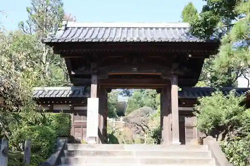 東長谷寺　薬王院の山門