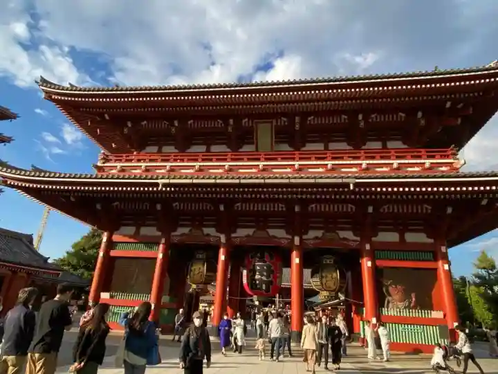 浅草寺の{uncategorized: "未分類", other: "その他", undefined: "問題あり", building: "その他建物", grave: "お墓", sacred_gate: "鳥居", guardian: "狛犬", statue: "像", buddha: "仏像", history: "歴史", nature: "自然", garden: "庭園", animal: "動物", pagoda: "塔", temizu: "手水舎", mountain_gate: "山門・神門", sanctuary: "本殿・本堂", subordinate: "末社・摂社", art: "芸術", scenery: "景色", jizo: "地蔵", ema: "絵馬", goshuin: "御朱印", omikuji: "おみくじ", items: "授与品その他", amulet: "お守り", goshuincho: "御朱印帳", eats: "食事", festival: "お祭り", votive_dance: "神楽", shichigosan: "七五三参", wedding: "結婚式", experience: "体験その他", initially: "初詣", around: "周辺", anti_infection: "感染症対策"}