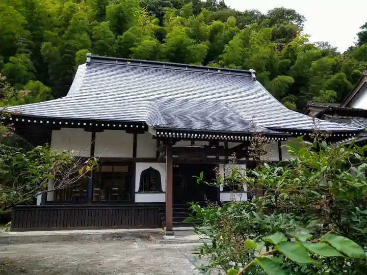 紹楽寺の本殿・本堂