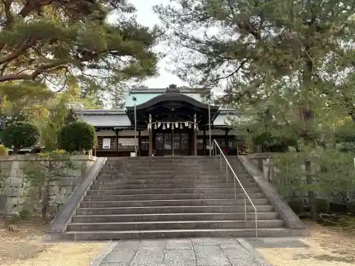 新日吉神宮の{uncategorized: "未分類", other: "その他", undefined: "問題あり", building: "その他建物", grave: "お墓", sacred_gate: "鳥居", guardian: "狛犬", statue: "像", buddha: "仏像", history: "歴史", nature: "自然", garden: "庭園", animal: "動物", pagoda: "塔", temizu: "手水舎", mountain_gate: "山門・神門", sanctuary: "本殿・本堂", subordinate: "末社・摂社", art: "芸術", scenery: "景色", jizo: "地蔵", ema: "絵馬", goshuin: "御朱印", omikuji: "おみくじ", items: "授与品その他", amulet: "お守り", goshuincho: "御朱印帳", eats: "食事", festival: "お祭り", votive_dance: "神楽", shichigosan: "七五三参", wedding: "結婚式", experience: "体験その他", initially: "初詣", around: "周辺", anti_infection: "感染症対策"}