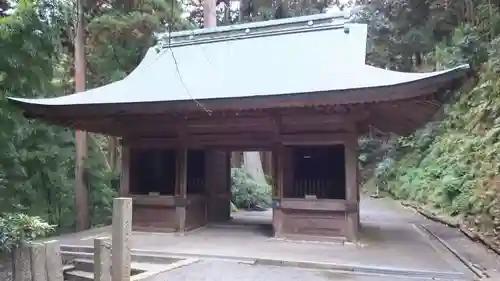 横峰寺の山門