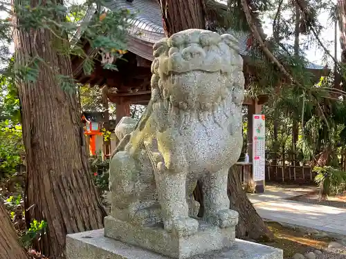 鎮守府八幡宮の狛犬