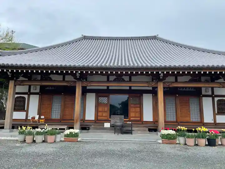 泉蔵寺の本殿・本堂