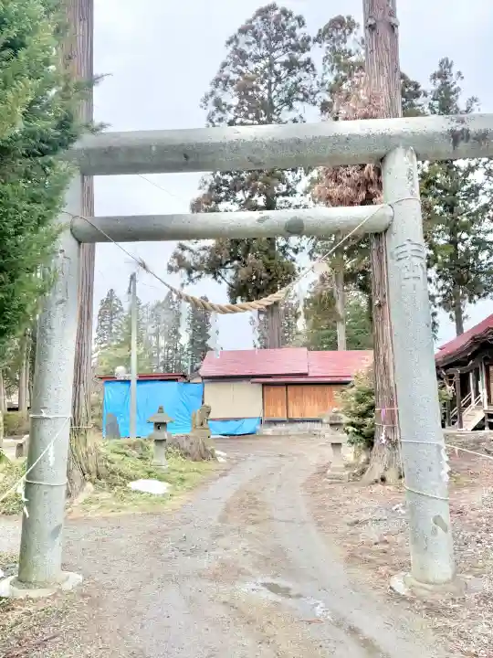 五郎沼薬師神社の{uncategorized: "未分類", other: "その他", undefined: "問題あり", building: "その他建物", grave: "お墓", sacred_gate: "鳥居", guardian: "狛犬", statue: "像", buddha: "仏像", history: "歴史", nature: "自然", garden: "庭園", animal: "動物", pagoda: "塔", temizu: "手水舎", mountain_gate: "山門・神門", sanctuary: "本殿・本堂", subordinate: "末社・摂社", art: "芸術", scenery: "景色", jizo: "地蔵", ema: "絵馬", goshuin: "御朱印", omikuji: "おみくじ", items: "授与品その他", amulet: "お守り", goshuincho: "御朱印帳", eats: "食事", festival: "お祭り", votive_dance: "神楽", shichigosan: "七五三参", wedding: "結婚式", experience: "体験その他", initially: "初詣", around: "周辺", anti_infection: "感染症対策"}