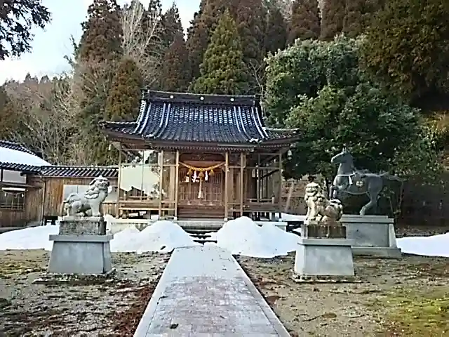 淺井神社の本殿・本堂