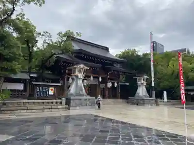 湊川神社の山門・神門