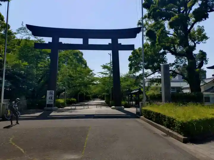 愛知縣護國神社の{uncategorized: "未分類", other: "その他", undefined: "問題あり", building: "その他建物", grave: "お墓", sacred_gate: "鳥居", guardian: "狛犬", statue: "像", buddha: "仏像", history: "歴史", nature: "自然", garden: "庭園", animal: "動物", pagoda: "塔", temizu: "手水舎", mountain_gate: "山門・神門", sanctuary: "本殿・本堂", subordinate: "末社・摂社", art: "芸術", scenery: "景色", jizo: "地蔵", ema: "絵馬", goshuin: "御朱印", omikuji: "おみくじ", items: "授与品その他", amulet: "お守り", goshuincho: "御朱印帳", eats: "食事", festival: "お祭り", votive_dance: "神楽", shichigosan: "七五三参", wedding: "結婚式", experience: "体験その他", initially: "初詣", around: "周辺", anti_infection: "感染症対策"}
