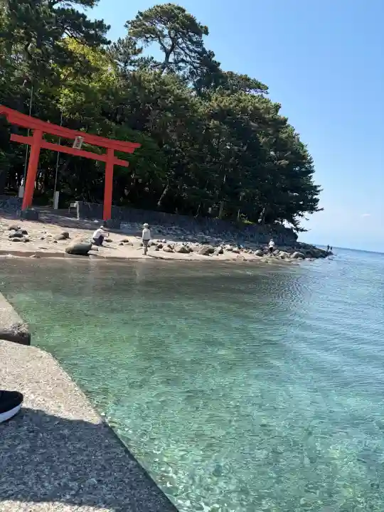 諸口神社の{uncategorized: "未分類", other: "その他", undefined: "問題あり", building: "その他建物", grave: "お墓", sacred_gate: "鳥居", guardian: "狛犬", statue: "像", buddha: "仏像", history: "歴史", nature: "自然", garden: "庭園", animal: "動物", pagoda: "塔", temizu: "手水舎", mountain_gate: "山門・神門", sanctuary: "本殿・本堂", subordinate: "末社・摂社", art: "芸術", scenery: "景色", jizo: "地蔵", ema: "絵馬", goshuin: "御朱印", omikuji: "おみくじ", items: "授与品その他", amulet: "お守り", goshuincho: "御朱印帳", eats: "食事", festival: "お祭り", votive_dance: "神楽", shichigosan: "七五三参", wedding: "結婚式", experience: "体験その他", initially: "初詣", around: "周辺", anti_infection: "感染症対策"}