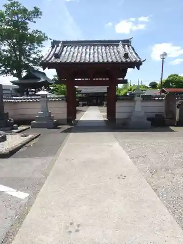 宝性院の山門