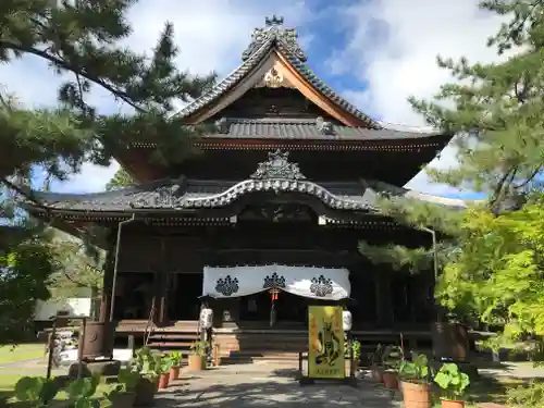 信濃國分寺の本殿・本堂