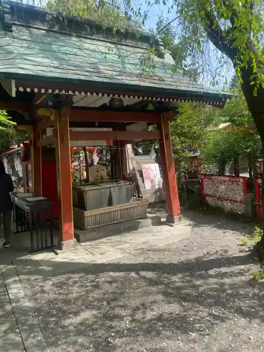 冠稲荷神社の{uncategorized: "未分類", other: "その他", undefined: "問題あり", building: "その他建物", grave: "お墓", sacred_gate: "鳥居", guardian: "狛犬", statue: "像", buddha: "仏像", history: "歴史", nature: "自然", garden: "庭園", animal: "動物", pagoda: "塔", temizu: "手水舎", mountain_gate: "山門・神門", sanctuary: "本殿・本堂", subordinate: "末社・摂社", art: "芸術", scenery: "景色", jizo: "地蔵", ema: "絵馬", goshuin: "御朱印", omikuji: "おみくじ", items: "授与品その他", amulet: "お守り", goshuincho: "御朱印帳", eats: "食事", festival: "お祭り", votive_dance: "神楽", shichigosan: "七五三参", wedding: "結婚式", experience: "体験その他", initially: "初詣", around: "周辺", anti_infection: "感染症対策"}
