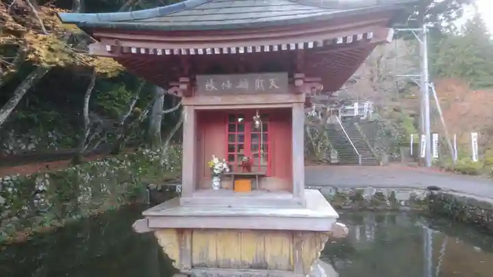 甘南美寺の末社・摂社