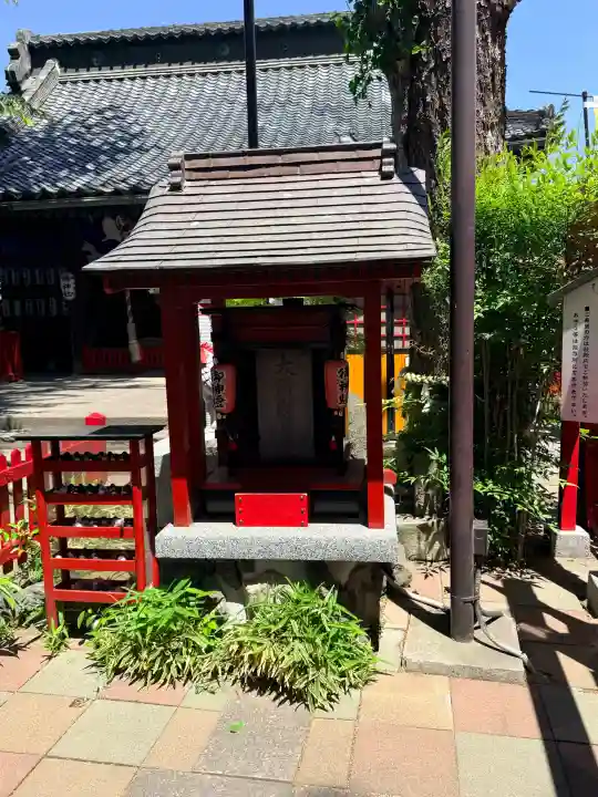 鴻神社の{uncategorized: "未分類", other: "その他", undefined: "問題あり", building: "その他建物", grave: "お墓", sacred_gate: "鳥居", guardian: "狛犬", statue: "像", buddha: "仏像", history: "歴史", nature: "自然", garden: "庭園", animal: "動物", pagoda: "塔", temizu: "手水舎", mountain_gate: "山門・神門", sanctuary: "本殿・本堂", subordinate: "末社・摂社", art: "芸術", scenery: "景色", jizo: "地蔵", ema: "絵馬", goshuin: "御朱印", omikuji: "おみくじ", items: "授与品その他", amulet: "お守り", goshuincho: "御朱印帳", eats: "食事", festival: "お祭り", votive_dance: "神楽", shichigosan: "七五三参", wedding: "結婚式", experience: "体験その他", initially: "初詣", around: "周辺", anti_infection: "感染症対策"}