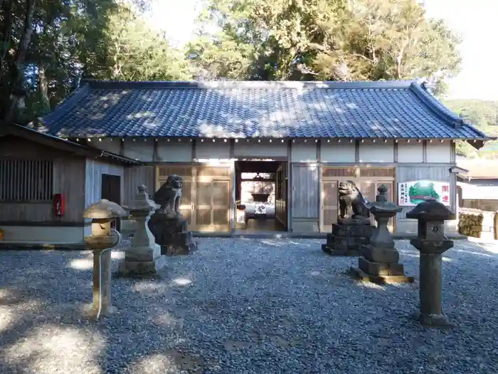 産田神社の建物その他