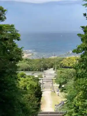 洲崎神社の{uncategorized: "未分類", other: "その他", undefined: "問題あり", building: "その他建物", grave: "お墓", sacred_gate: "鳥居", guardian: "狛犬", statue: "像", buddha: "仏像", history: "歴史", nature: "自然", garden: "庭園", animal: "動物", pagoda: "塔", temizu: "手水舎", mountain_gate: "山門・神門", sanctuary: "本殿・本堂", subordinate: "末社・摂社", art: "芸術", scenery: "景色", jizo: "地蔵", ema: "絵馬", goshuin: "御朱印", omikuji: "おみくじ", items: "授与品その他", amulet: "お守り", goshuincho: "御朱印帳", eats: "食事", festival: "お祭り", votive_dance: "神楽", shichigosan: "七五三参", wedding: "結婚式", experience: "体験その他", initially: "初詣", around: "周辺", anti_infection: "感染症対策"}
