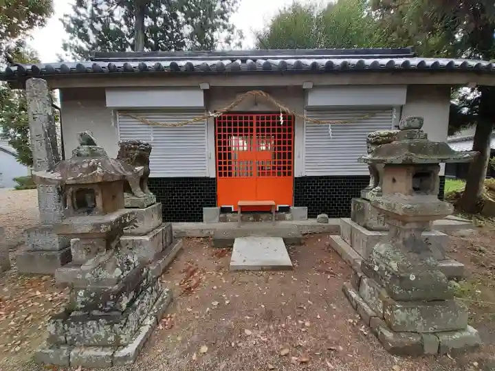 蛭子神社の{uncategorized: "未分類", other: "その他", undefined: "問題あり", building: "その他建物", grave: "お墓", sacred_gate: "鳥居", guardian: "狛犬", statue: "像", buddha: "仏像", history: "歴史", nature: "自然", garden: "庭園", animal: "動物", pagoda: "塔", temizu: "手水舎", mountain_gate: "山門・神門", sanctuary: "本殿・本堂", subordinate: "末社・摂社", art: "芸術", scenery: "景色", jizo: "地蔵", ema: "絵馬", goshuin: "御朱印", omikuji: "おみくじ", items: "授与品その他", amulet: "お守り", goshuincho: "御朱印帳", eats: "食事", festival: "お祭り", votive_dance: "神楽", shichigosan: "七五三参", wedding: "結婚式", experience: "体験その他", initially: "初詣", around: "周辺", anti_infection: "感染症対策"}