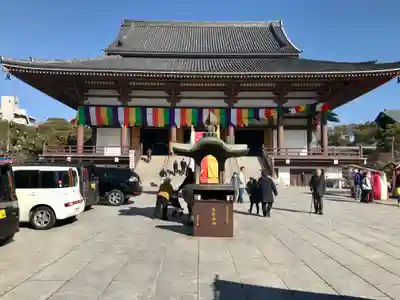 西新井大師総持寺の本殿・本堂