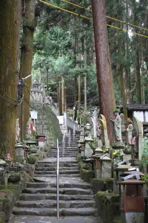 宝山寺奥之院(奈良県)