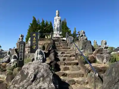 下野大師華蔵寺の{uncategorized: "未分類", other: "その他", undefined: "問題あり", building: "その他建物", grave: "お墓", sacred_gate: "鳥居", guardian: "狛犬", statue: "像", buddha: "仏像", history: "歴史", nature: "自然", garden: "庭園", animal: "動物", pagoda: "塔", temizu: "手水舎", mountain_gate: "山門・神門", sanctuary: "本殿・本堂", subordinate: "末社・摂社", art: "芸術", scenery: "景色", jizo: "地蔵", ema: "絵馬", goshuin: "御朱印", omikuji: "おみくじ", items: "授与品その他", amulet: "お守り", goshuincho: "御朱印帳", eats: "食事", festival: "お祭り", votive_dance: "神楽", shichigosan: "七五三参", wedding: "結婚式", experience: "体験その他", initially: "初詣", around: "周辺", anti_infection: "感染症対策"}