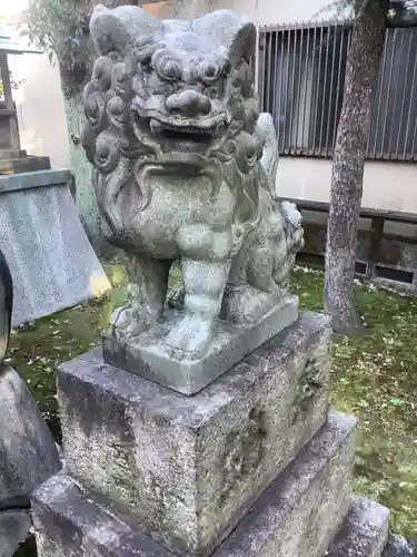 神明社の狛犬