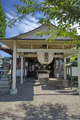 八大白龍大神の本殿