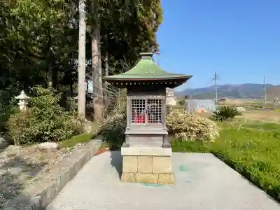 中嶋神社の{uncategorized: "未分類", other: "その他", undefined: "問題あり", building: "その他建物", grave: "お墓", sacred_gate: "鳥居", guardian: "狛犬", statue: "像", buddha: "仏像", history: "歴史", nature: "自然", garden: "庭園", animal: "動物", pagoda: "塔", temizu: "手水舎", mountain_gate: "山門・神門", sanctuary: "本殿・本堂", subordinate: "末社・摂社", art: "芸術", scenery: "景色", jizo: "地蔵", ema: "絵馬", goshuin: "御朱印", omikuji: "おみくじ", items: "授与品その他", amulet: "お守り", goshuincho: "御朱印帳", eats: "食事", festival: "お祭り", votive_dance: "神楽", shichigosan: "七五三参", wedding: "結婚式", experience: "体験その他", initially: "初詣", around: "周辺", anti_infection: "感染症対策"}