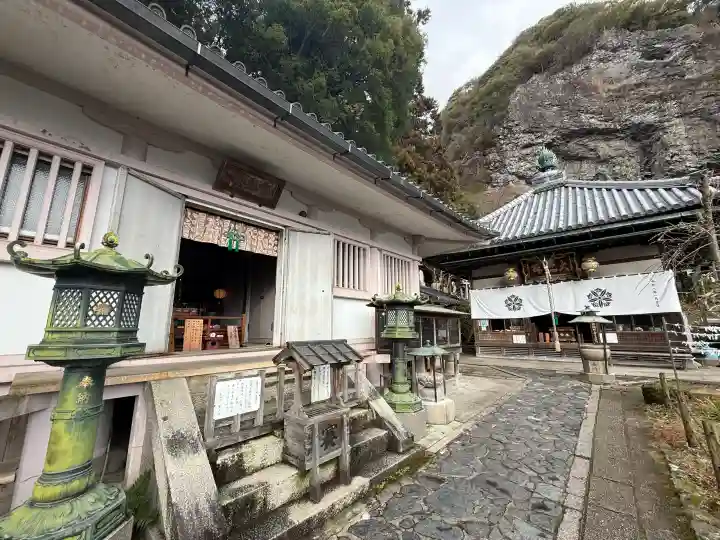 宝山寺の{uncategorized: "未分類", other: "その他", undefined: "問題あり", building: "その他建物", grave: "お墓", sacred_gate: "鳥居", guardian: "狛犬", statue: "像", buddha: "仏像", history: "歴史", nature: "自然", garden: "庭園", animal: "動物", pagoda: "塔", temizu: "手水舎", mountain_gate: "山門・神門", sanctuary: "本殿・本堂", subordinate: "末社・摂社", art: "芸術", scenery: "景色", jizo: "地蔵", ema: "絵馬", goshuin: "御朱印", omikuji: "おみくじ", items: "授与品その他", amulet: "お守り", goshuincho: "御朱印帳", eats: "食事", festival: "お祭り", votive_dance: "神楽", shichigosan: "七五三参", wedding: "結婚式", experience: "体験その他", initially: "初詣", around: "周辺", anti_infection: "感染症対策"}