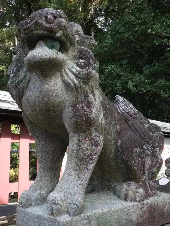 平岡八幡宮の狛犬