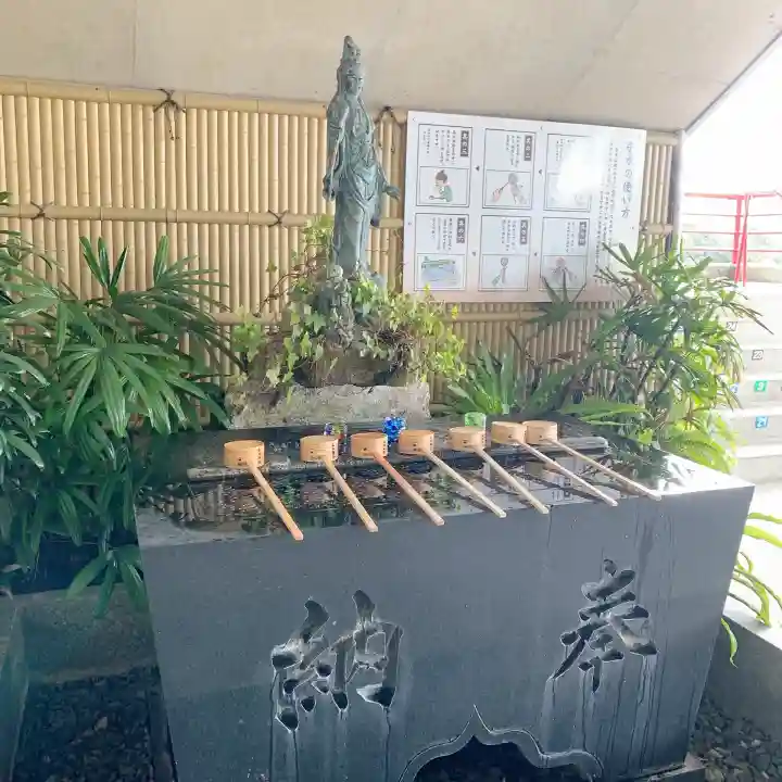 救馬溪観音の{uncategorized: "未分類", other: "その他", undefined: "問題あり", building: "その他建物", grave: "お墓", sacred_gate: "鳥居", guardian: "狛犬", statue: "像", buddha: "仏像", history: "歴史", nature: "自然", garden: "庭園", animal: "動物", pagoda: "塔", temizu: "手水舎", mountain_gate: "山門・神門", sanctuary: "本殿・本堂", subordinate: "末社・摂社", art: "芸術", scenery: "景色", jizo: "地蔵", ema: "絵馬", goshuin: "御朱印", omikuji: "おみくじ", items: "授与品その他", amulet: "お守り", goshuincho: "御朱印帳", eats: "食事", festival: "お祭り", votive_dance: "神楽", shichigosan: "七五三参", wedding: "結婚式", experience: "体験その他", initially: "初詣", around: "周辺", anti_infection: "感染症対策"}